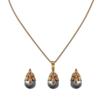Dripping Grey Pearls