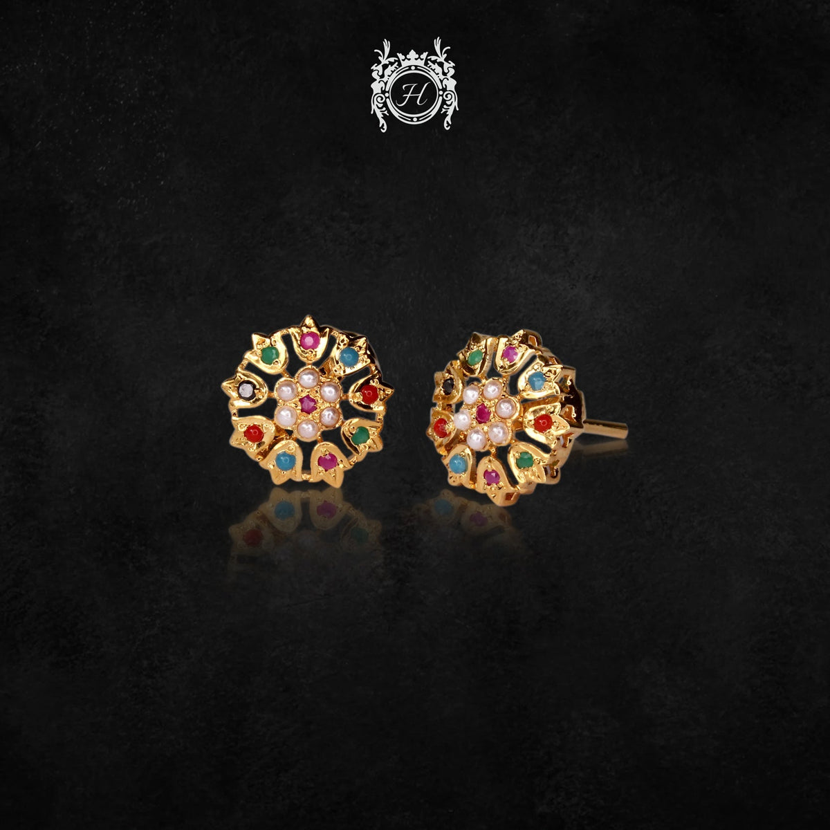 Elegant Naurattan Pendant Set